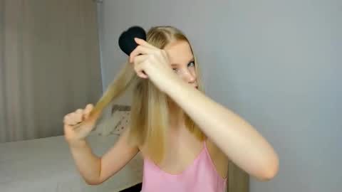 Chloe online show from March 25, 11:17 am