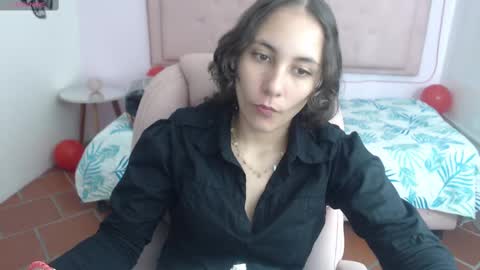 lunna online show from February 15, 8:22 pm