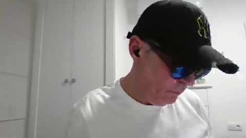 xman4you69 online show from February 17, 12:53 am