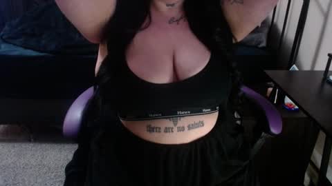 xorileyschembri online show from February 13, 2:12 am