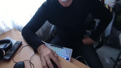 xrokettt online show from November 22, 9:30 am