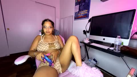 xStarGazingx online show from September 13, 7:11 am