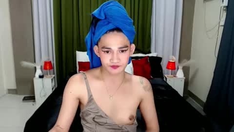 xtspetitehugecock online show from April 15, 7:23 am