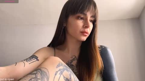 Lily online show from March 5, 11:52 am