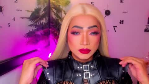 xxasian_goddessxx online show from March 24, 5:24 am
