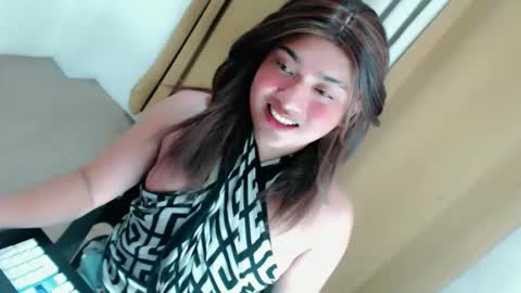 Loyd online show from April 13, 11:25 am