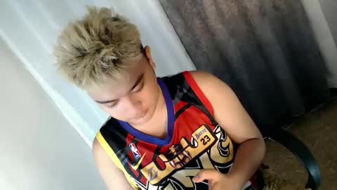 Loyd online show from February 8, 6:33 pm