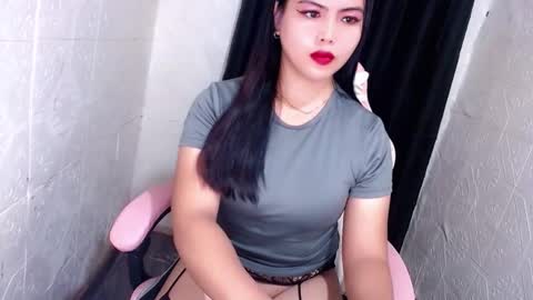 divine online show from November 6, 11:52 pm