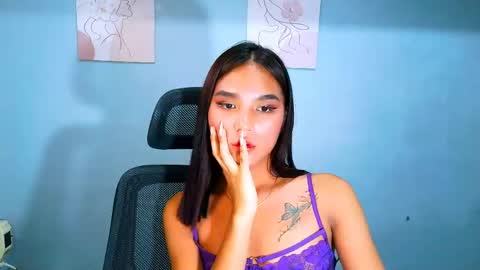 xxmiahot online show from June 6, 7:03 am