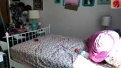 Strawberry Jane online show from April 13, 9:30 pm