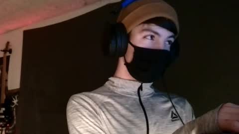 Snapshot of xxwhitefoxx chatting on March 1, 9:29 am David Fox online show from March 1, 9:29 am