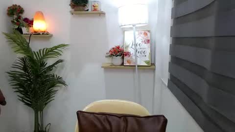 Your Princess Yums online show from November 26, 6:48 pm