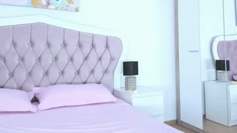 Elvira online show from April 9, 5:11 am