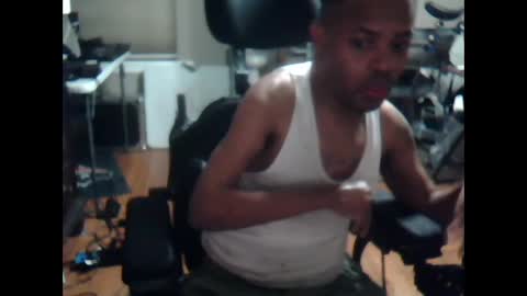 Snapshot of xxxonwheelz chatting on September 28, 3:37 am xxxonwheelz online show from September 28, 3:37 am