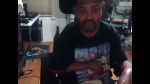 Snapshot of xxxonwheelz chatting on October 28, 4:35 am xxxonwheelz online show from October 28, 4:35 am