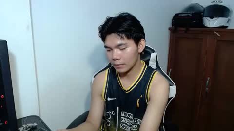 Eian online show from November 18, 7:50 pm