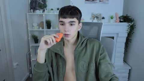 yamitwink online show from November 30, 8:27 pm