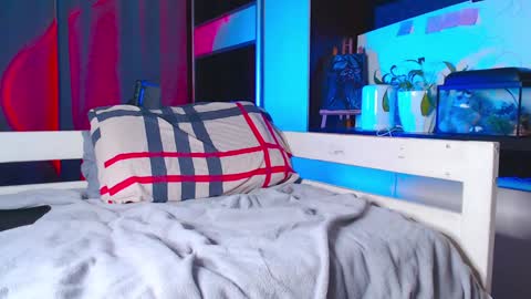 Yan online show from December 19, 6:45 am