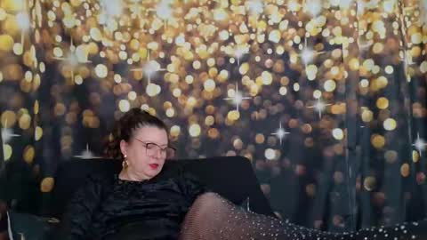 Anika online show from November 18, 9:45 am