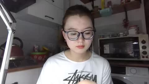 Lily online show from October 23, 5:25 pm