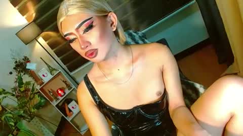 miss yasii online show from April 2, 5:09 pm