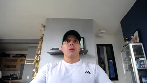 Snapshot of yatho_ chatting on December 7, 8:00 pm yahto online show from December 7, 8:00 pm