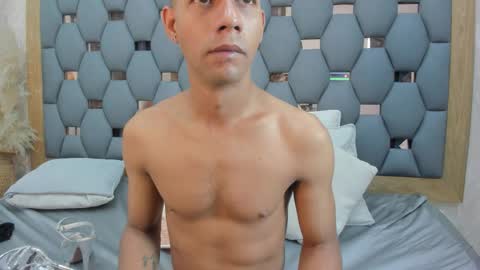 yayi derek  online show from November 22, 11:41 am