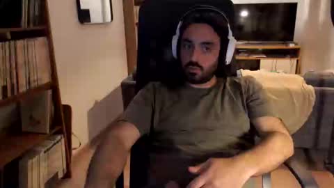 yeeaahoo online show from April 15, 6:55 pm