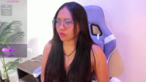 Snapshot of yeika_foxy chatting on March 6, 11:25 am yeika_foxy online show from March 6, 11:25 am
