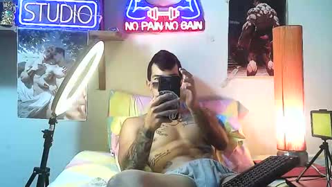 Snapshot of yeisoncastellanos1999 chatting on October 23, 2:02 am yeisoncastellanos1999 online show from October 23, 2:02 am