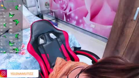 yelena  online show from September 26, 3:09 pm