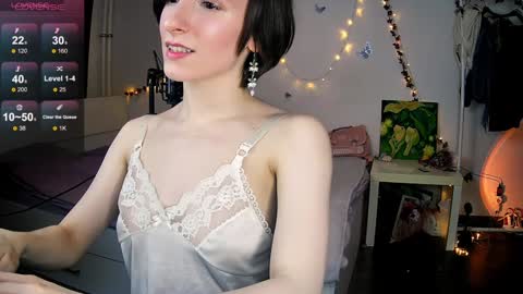 Snapshot of yellow_songbird chatting on February 7, 7:06 pm Liya online show from February 7, 7:06 pm