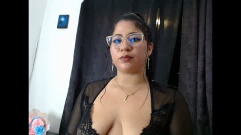 yelly online show from June 19, 2:28 am