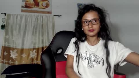 Yemaya 28 online show from November 3, 4:35 am