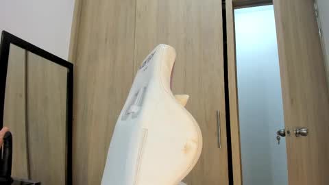 yenifer016 online show from February 24, 3:55 am