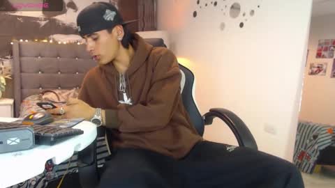 Yerk online show from December 3, 4:13 am