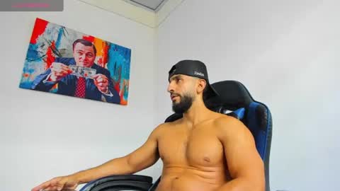 Yiyo online show from August 5, 9:34 pm