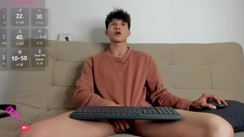 yizus_bonz online show from May 15, 11:01 pm