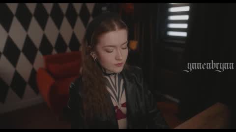 ynnenbrynn online show from November 25, 8:57 am