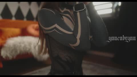 ynnenbrynn online show from February 9, 6:06 am