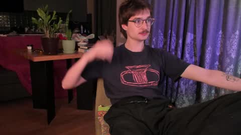 Max online show from March 31, 9:37 pm