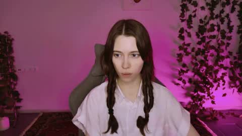 yoka_paradoxxx online show from January 8, 9:04 am