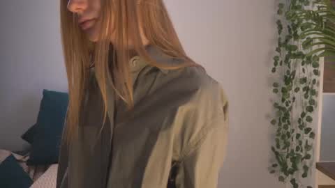 Elizabeth brunette -- Darline blonde  online show from March 22, 7:23 am