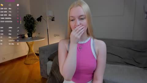 Elizabeth brunette -- Darline blonde  online show from January 10, 7:08 pm