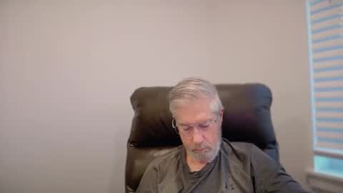 Colorado Guy Straight online show from November 8, 1:47 pm