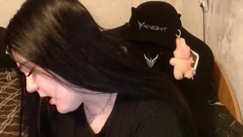 your_8a8y online show from October 28, 11:44 am