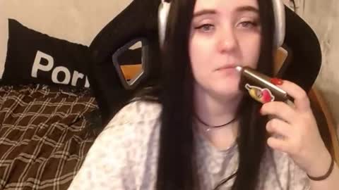 your_8a8y online show from November 6, 11:57 am