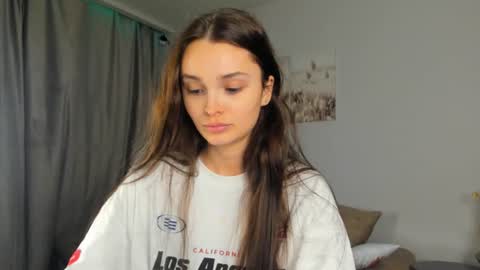 Camilla online show from June 9, 5:01 pm