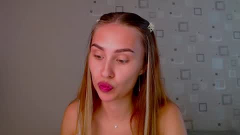 Amelia online show from June 25, 3:39 pm