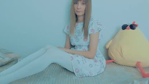 Lily online show from October 9, 3:45 am